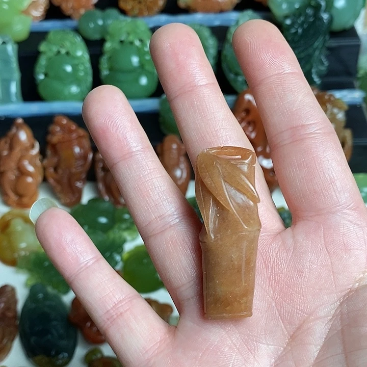 未镶嵌蛇纹石玉颈饰