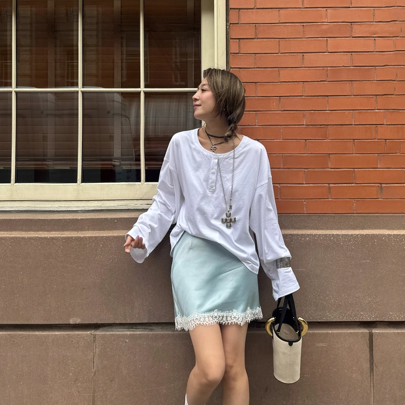 LEDIM WANG白标/花边撞色醋酸半裙女秋款2025新款冰盐蓝斜裁短裙