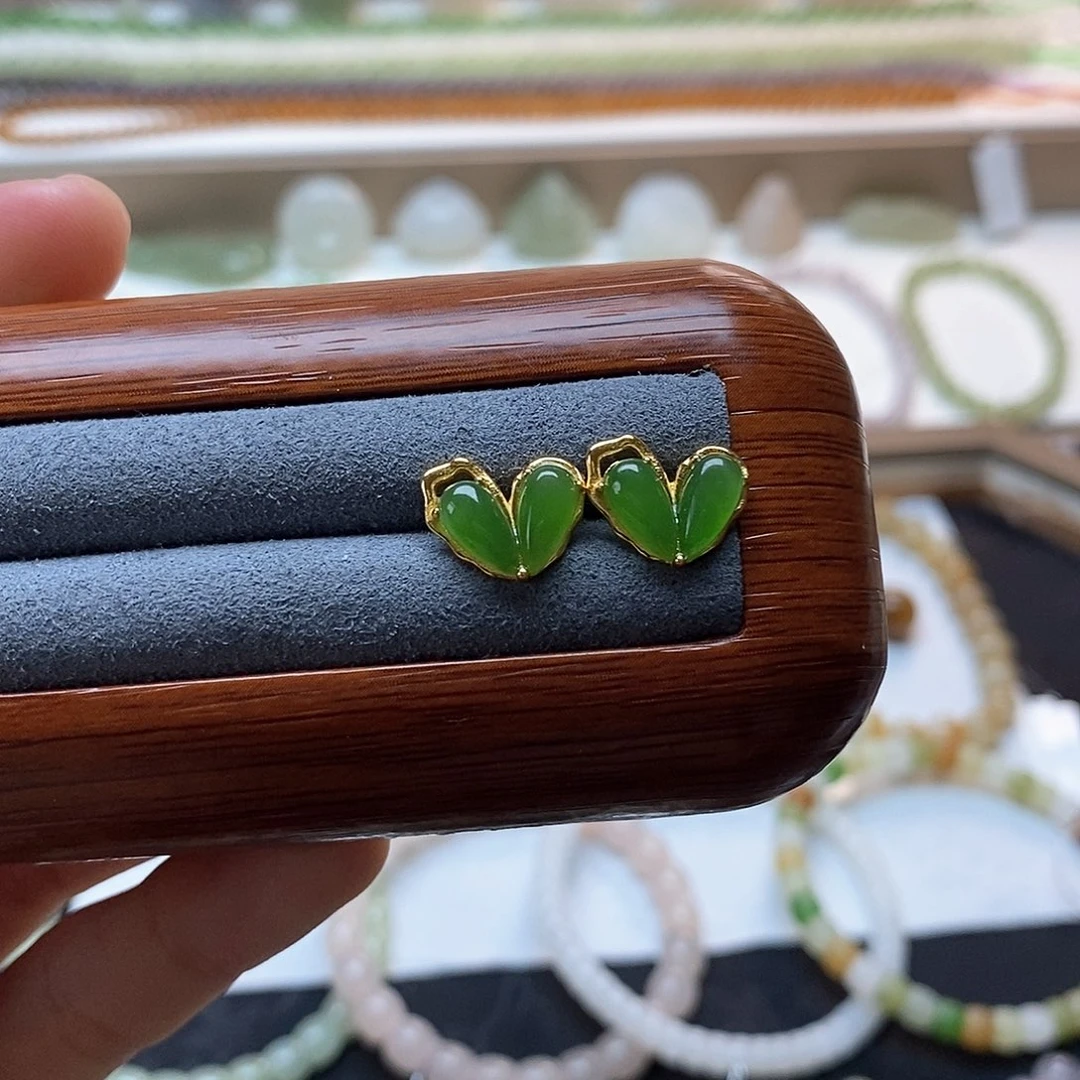 和田玉耳饰银S925镶嵌碧玉耳钉