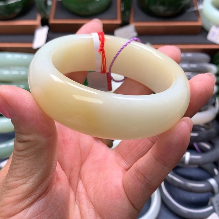 【闪购商品】未镶嵌手镯和田玉29