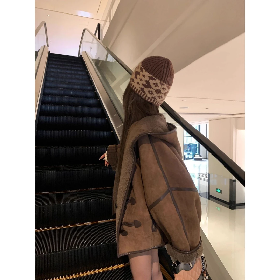 新款爆款皮毛加厚一体棕色外套连帽羊羔私服加绒慵懒感冬季小个子