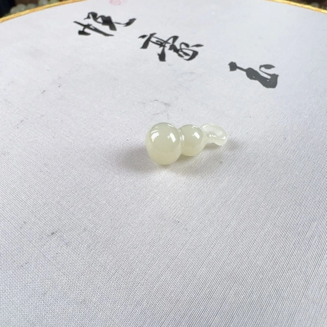 和田玉颈饰未镶嵌拔****)