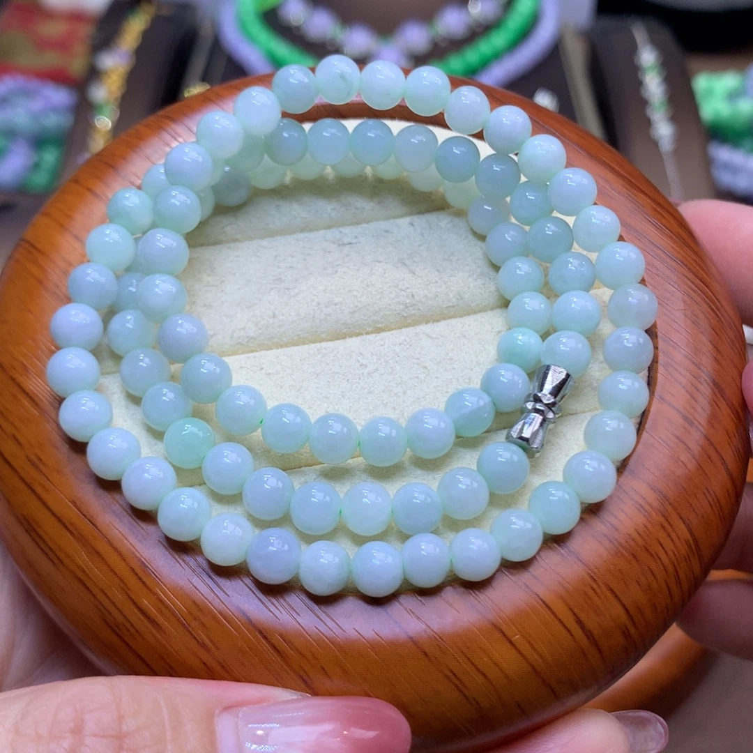 J***W翡翠未镶嵌颈饰翡翠