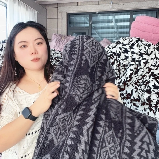 羊驼毛黑灰被子150×200