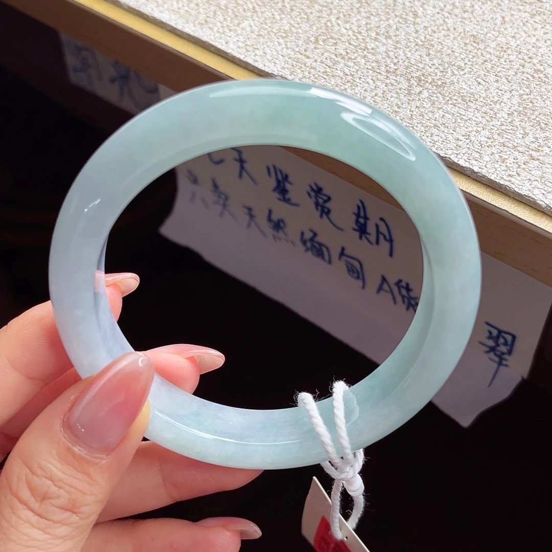 翡翠未镶嵌手镯手镯