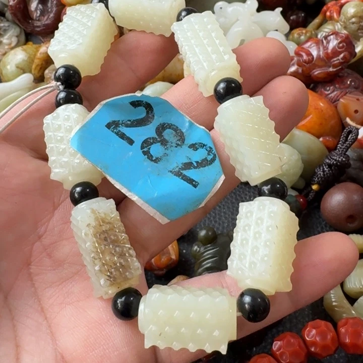 用***3和田玉未镶嵌颈饰