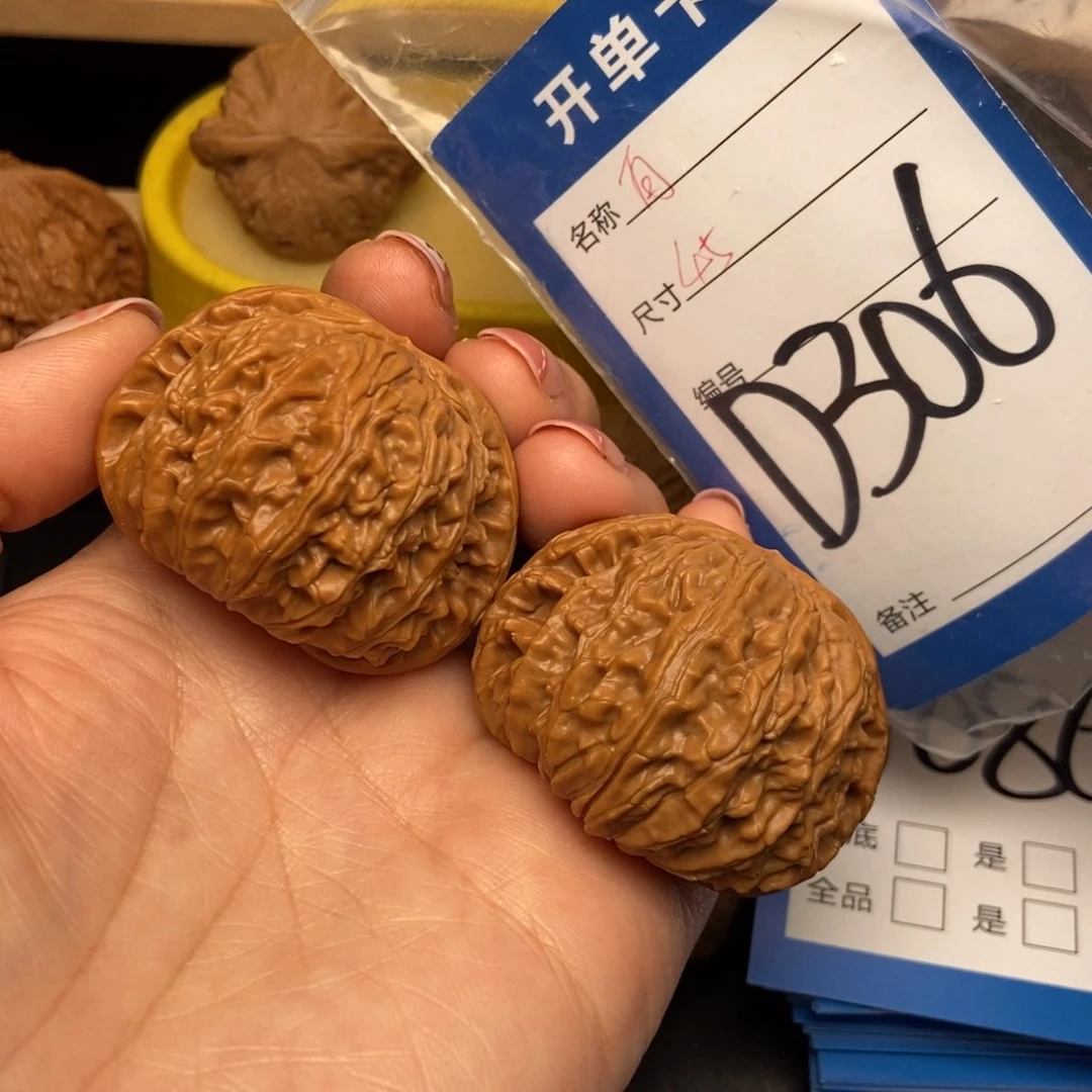 桃核吊坠核桃白狮子