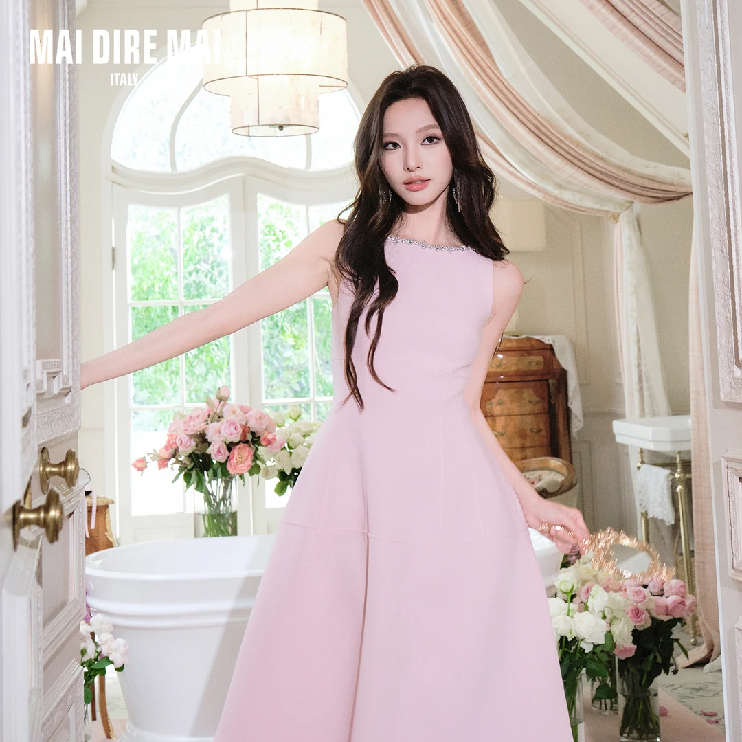 MAI DIRE MAI醋酸优雅一字领无袖连衣裙女2025夏秋高级感法式收腰