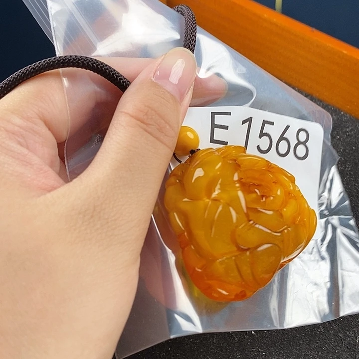 蜜蜡未镶嵌珠宝奇石