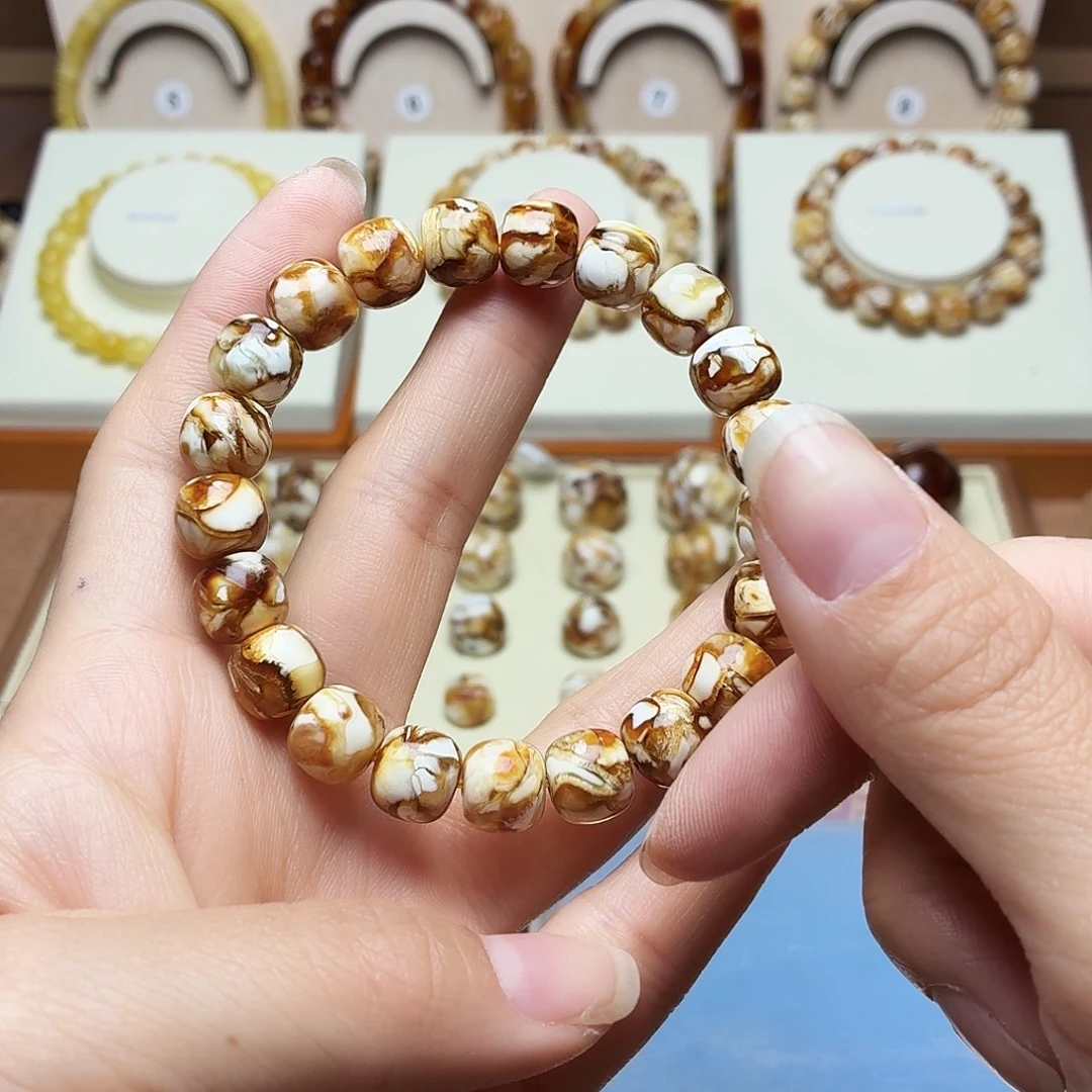 ****然吊坠桃核沁色老型手串