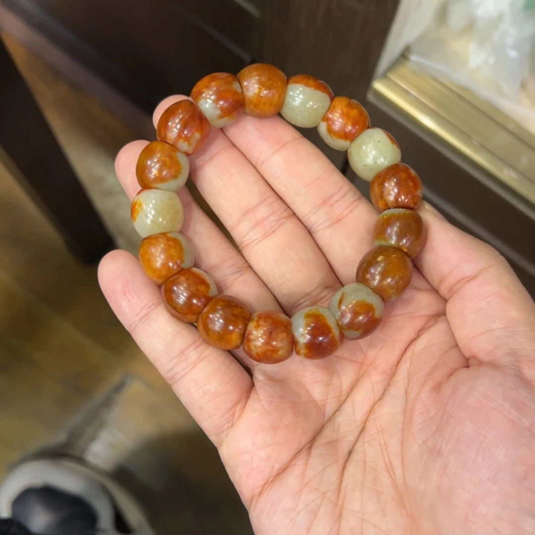 汪***汪透闪石质玉未镶嵌手链