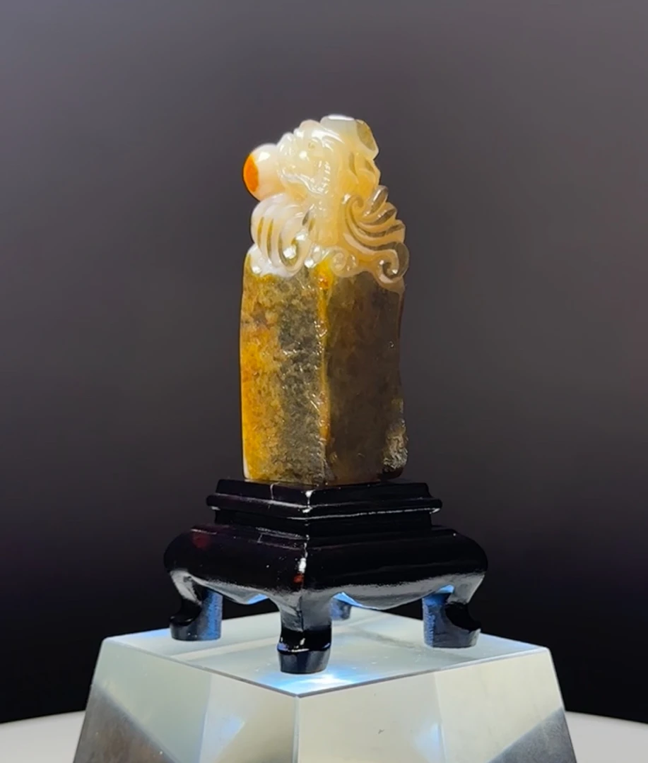 收藏级寿山白田鳌鱼长方章