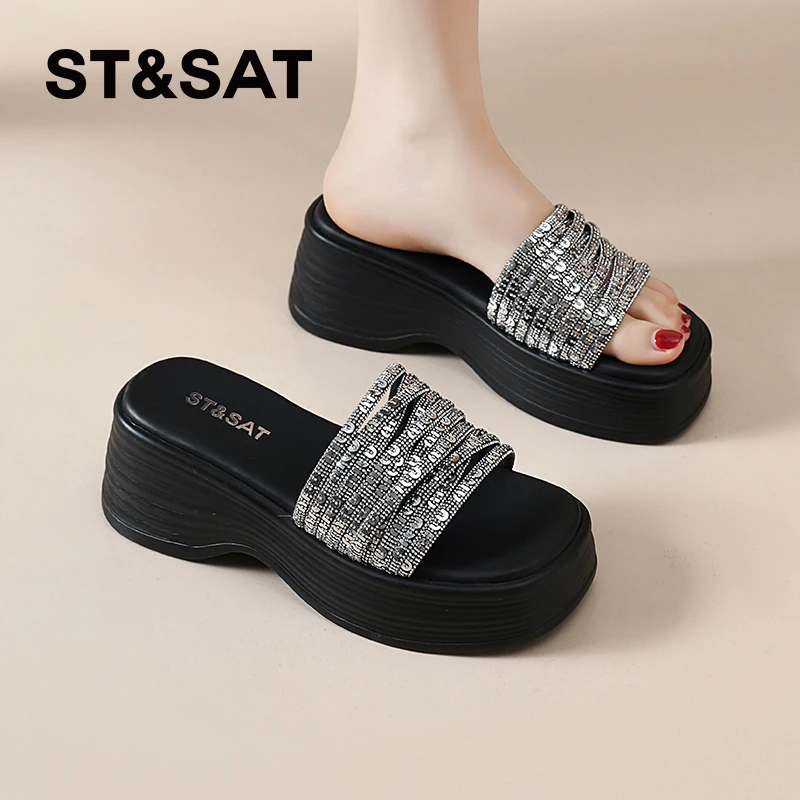 星期六拖鞋女夏外穿2025新款沙滩水钻露趾松糕厚底小个子一字凉拖