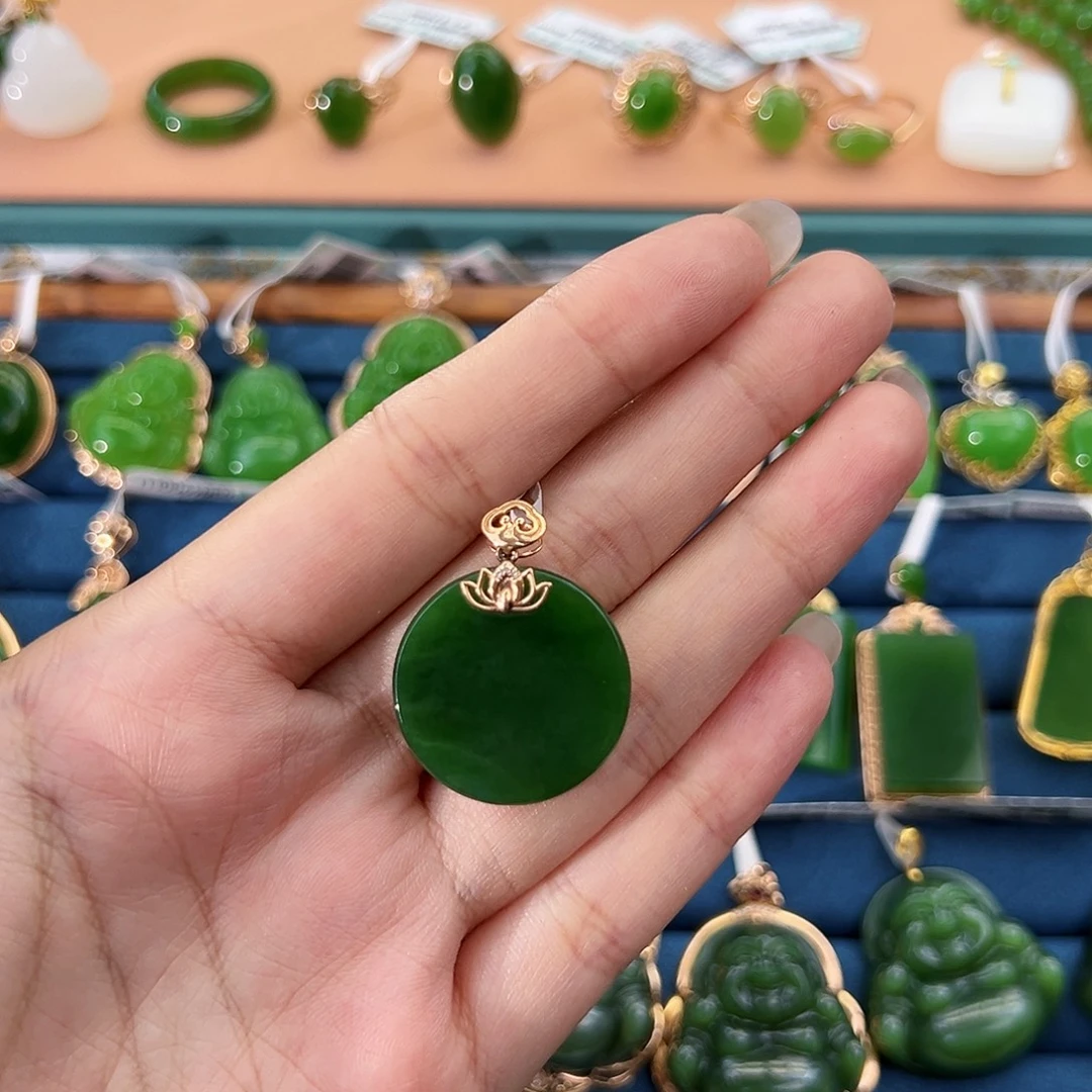 和田玉（碧玉）18K金镶嵌吊坠(不含链)菠菜绿圆牌22mm