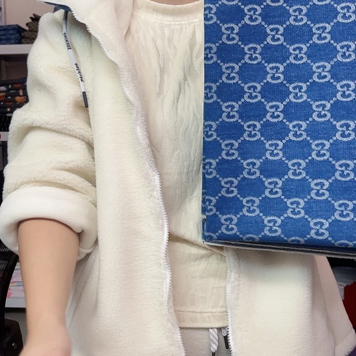 蓝色软古驰牛仔一米213