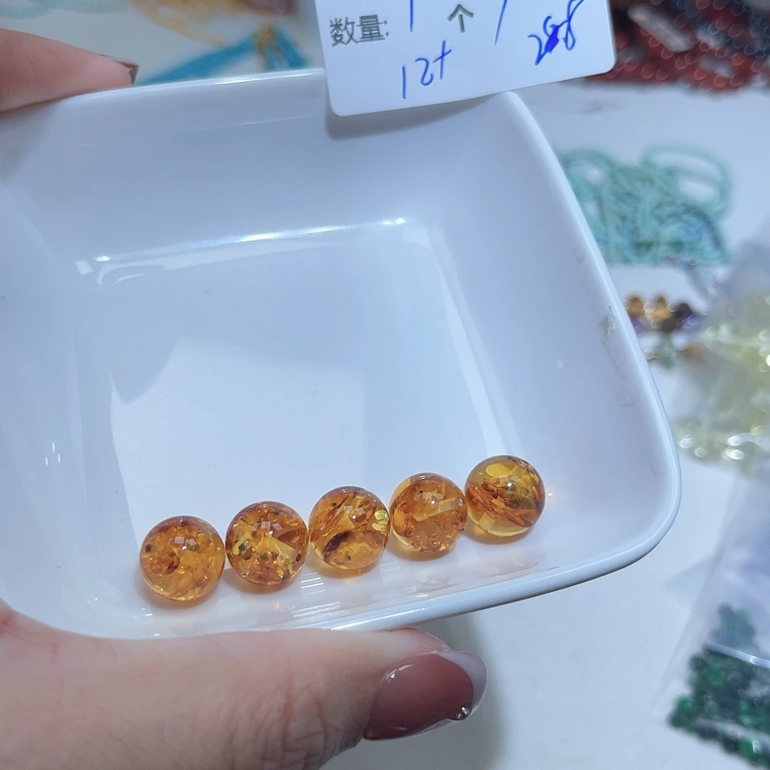 琥珀未镶嵌珠宝奇石F31。