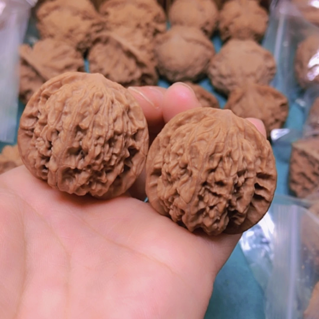 【闪购商品】摆件核桃36黄杆狮子头出油