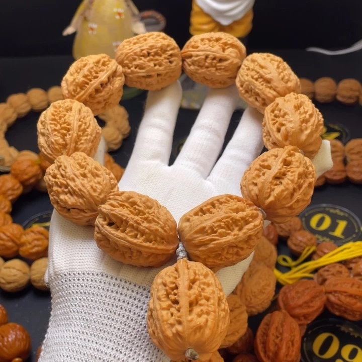 看***3文玩核桃手串南疆