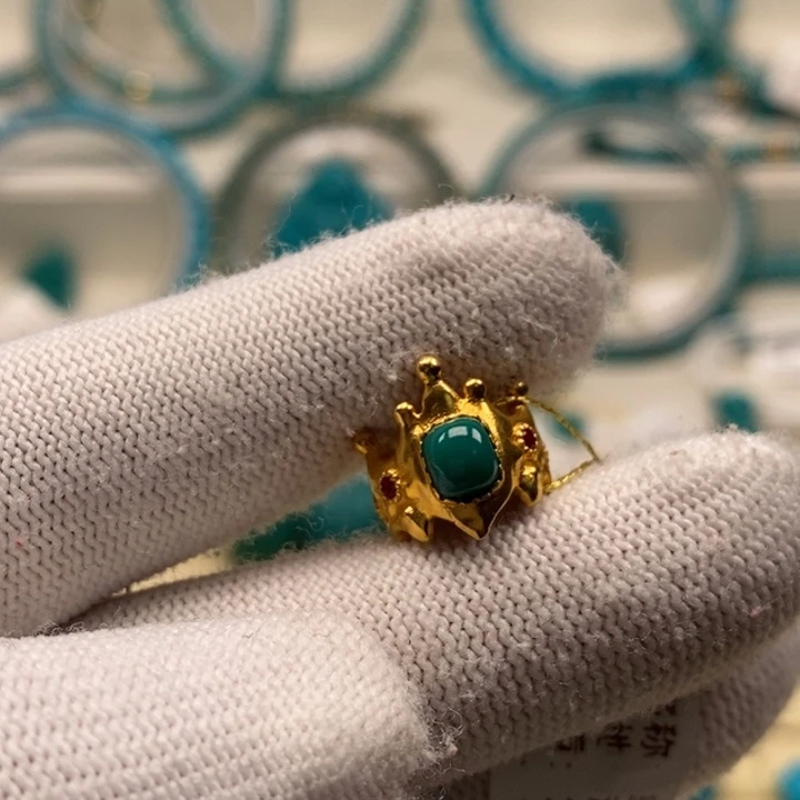 绿松石珠宝奇石18K金镶嵌