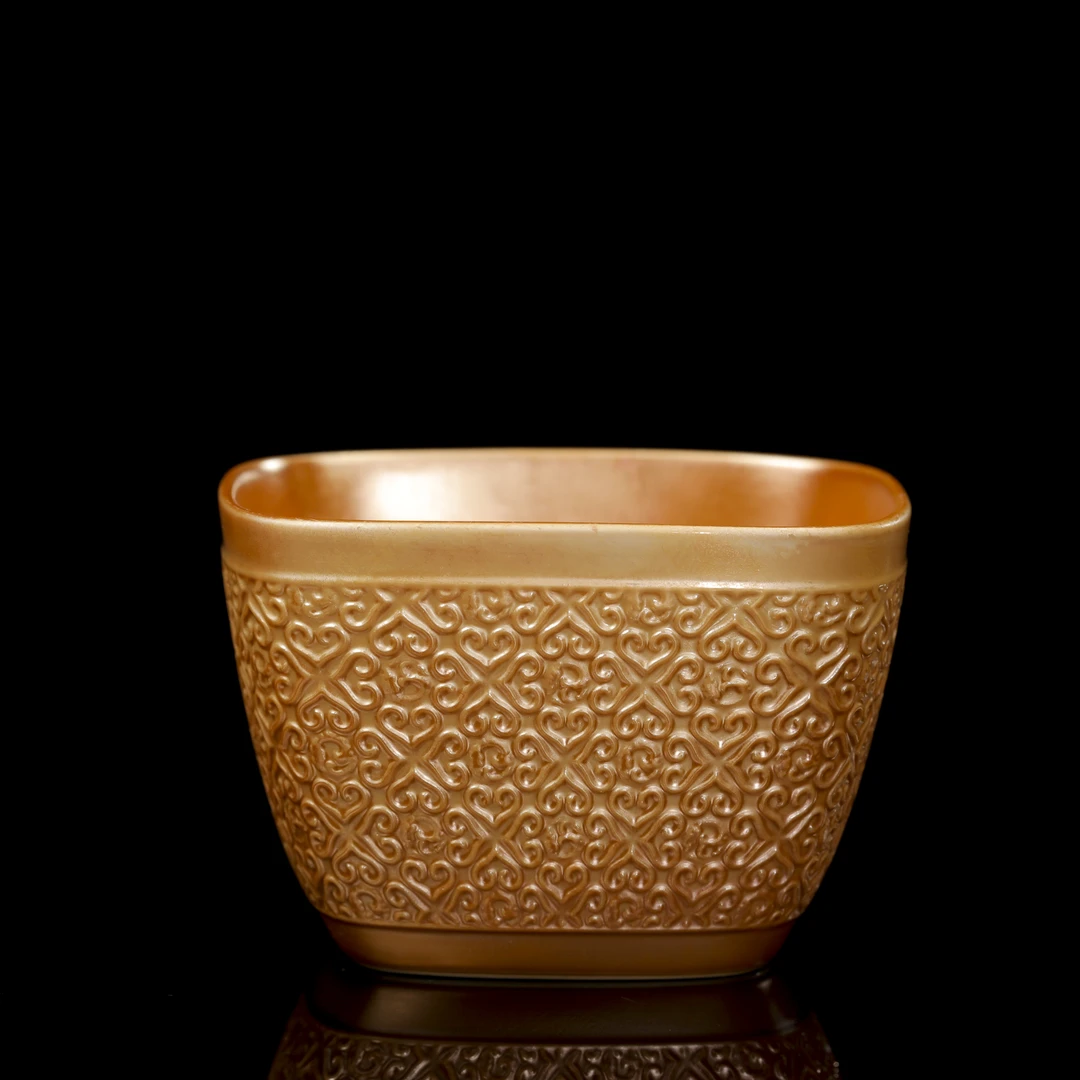【纳兰专场】 CF010柴房雕刻款金色四方杯因柴烧特性每只略不同