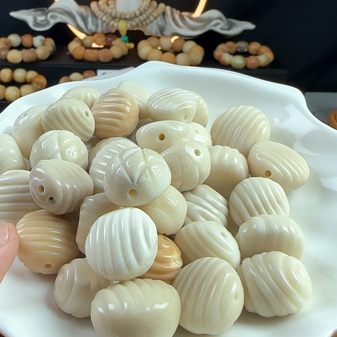 菩提根/象牙果手串瑕疵白色菠萝包6颗不挑瑕疵有裂