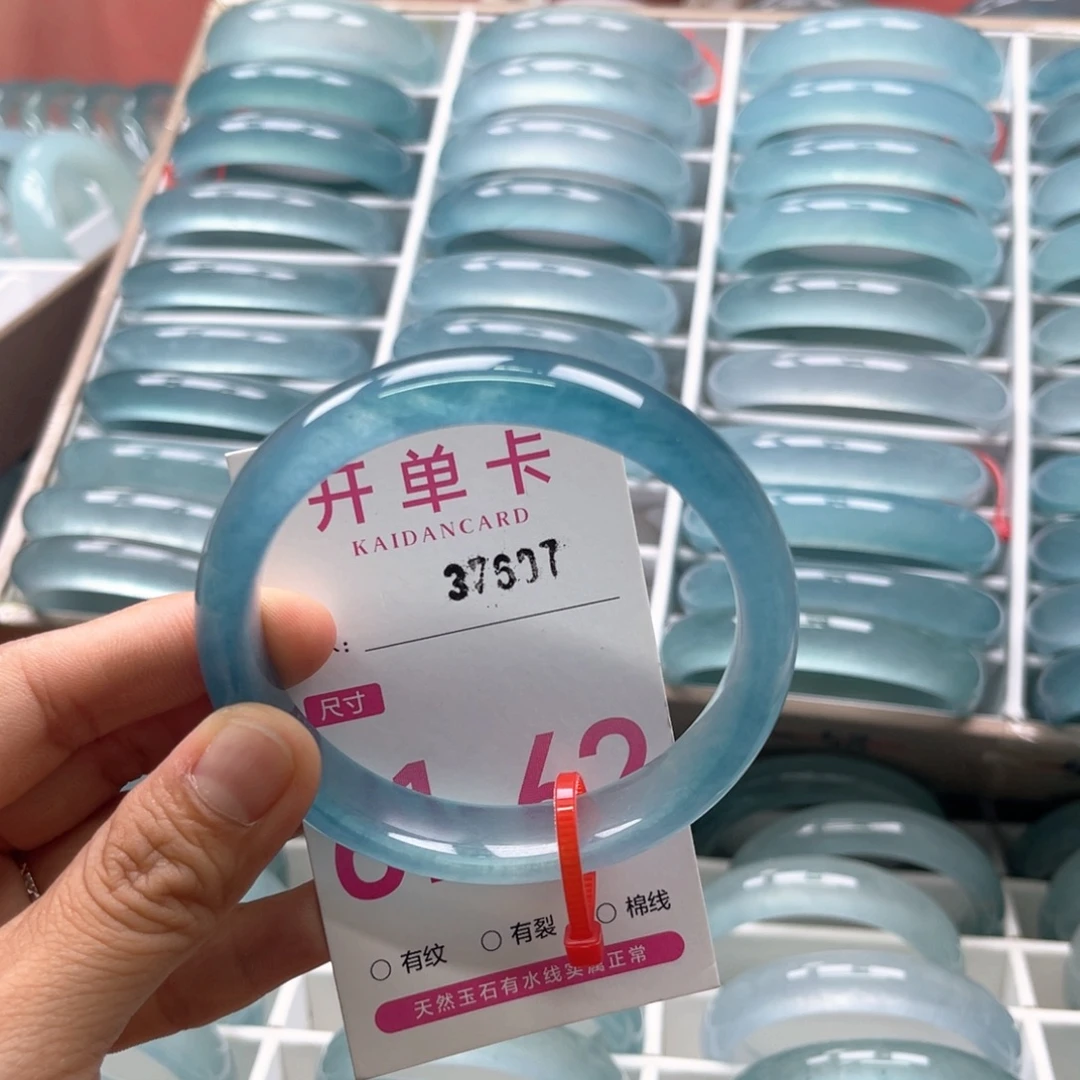 禾***缘未镶嵌手镯石英质玉