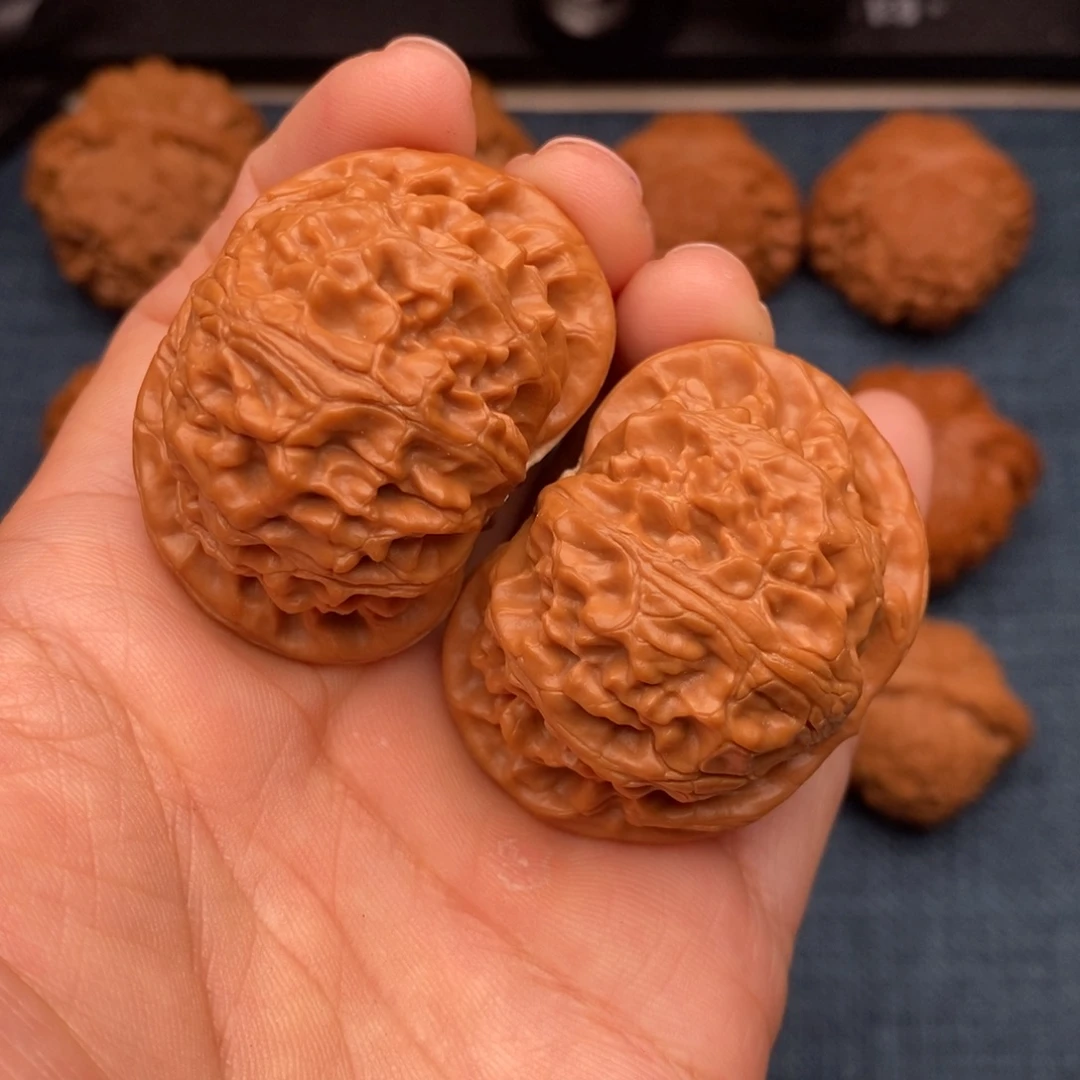 把件文玩核桃44红皮老树蜡皮宫灯