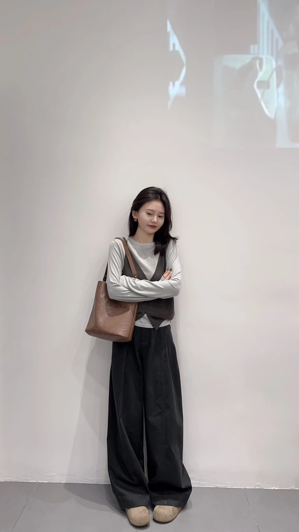 2025秋季新款韩系慵懒针织马甲长袖T恤衫两件套女上衣百搭阔腿裤