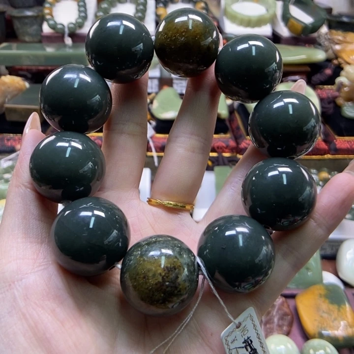 未镶嵌手串岫岩河磨玉（透闪石质玉）