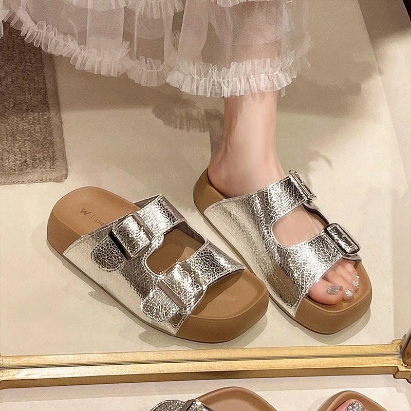 时尚百搭银色勃肯厚底一字拖鞋女夏外穿2025新款防滑高级感凉拖鞋