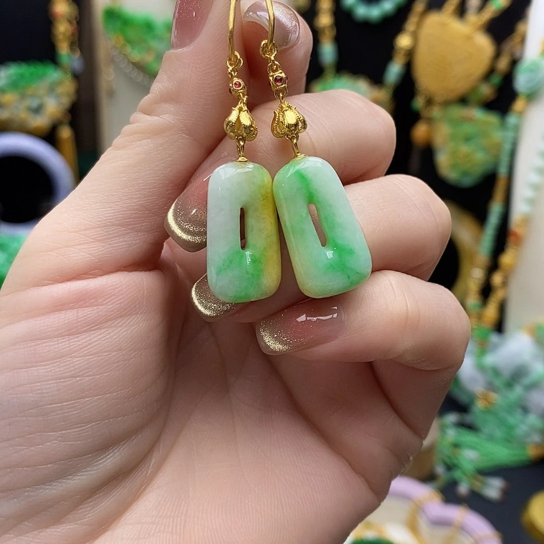 翡翠颈饰未镶嵌天然