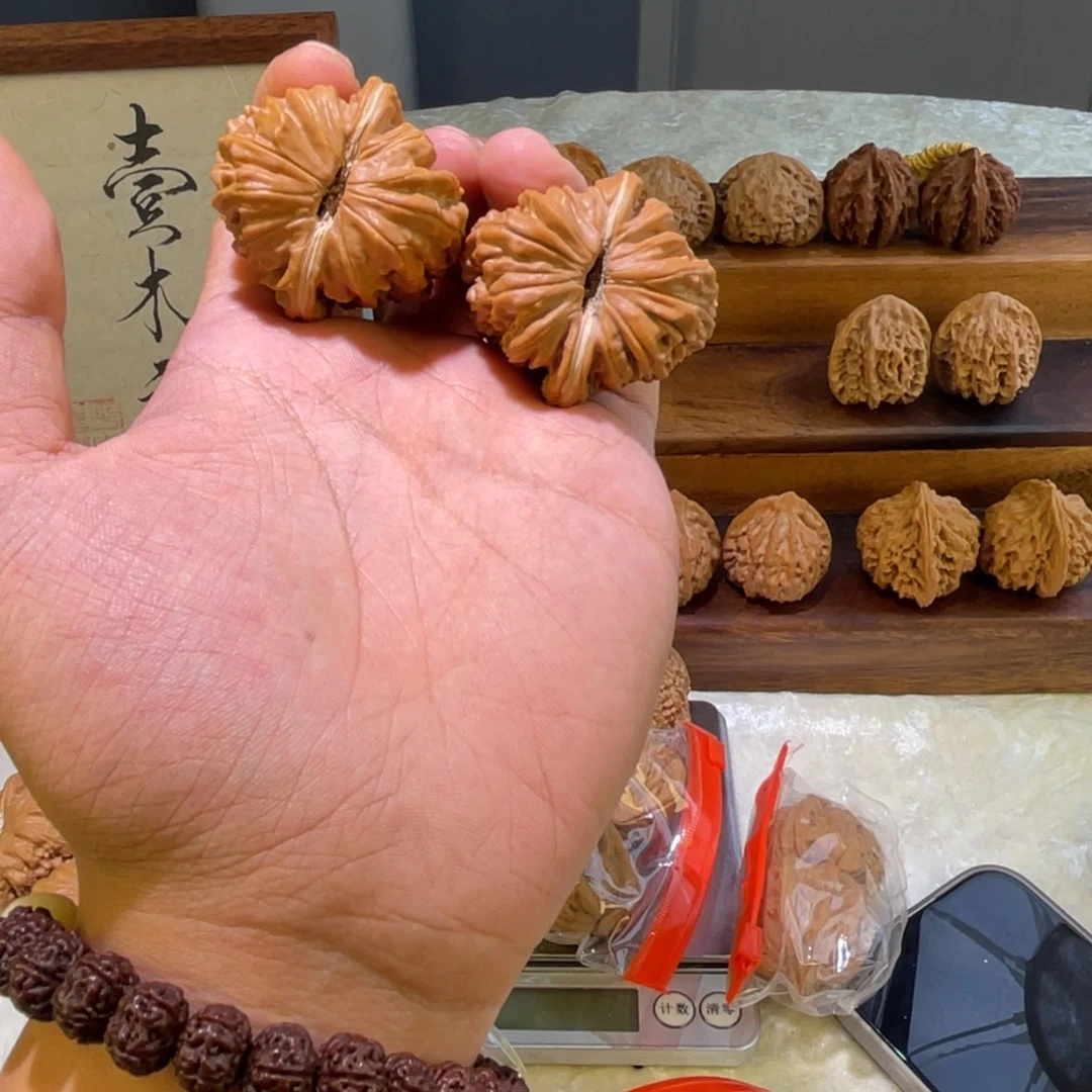 青***.大叶紫檀（黑酸枝木类）文玩核桃四座楼拱桥楼