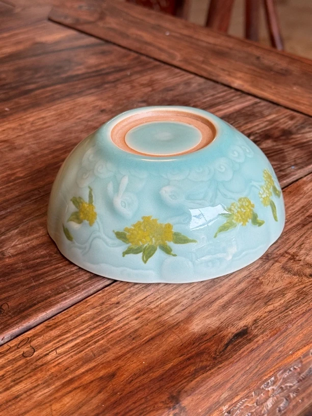 彩绘兔子碗口径12.9cm左右 高5cm左右