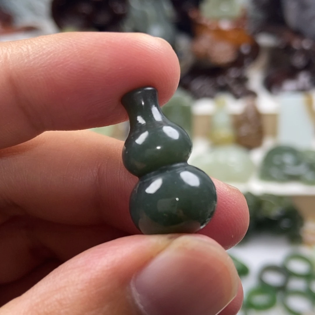 【闪购商品】吊坠(不含链)未镶嵌和田玉