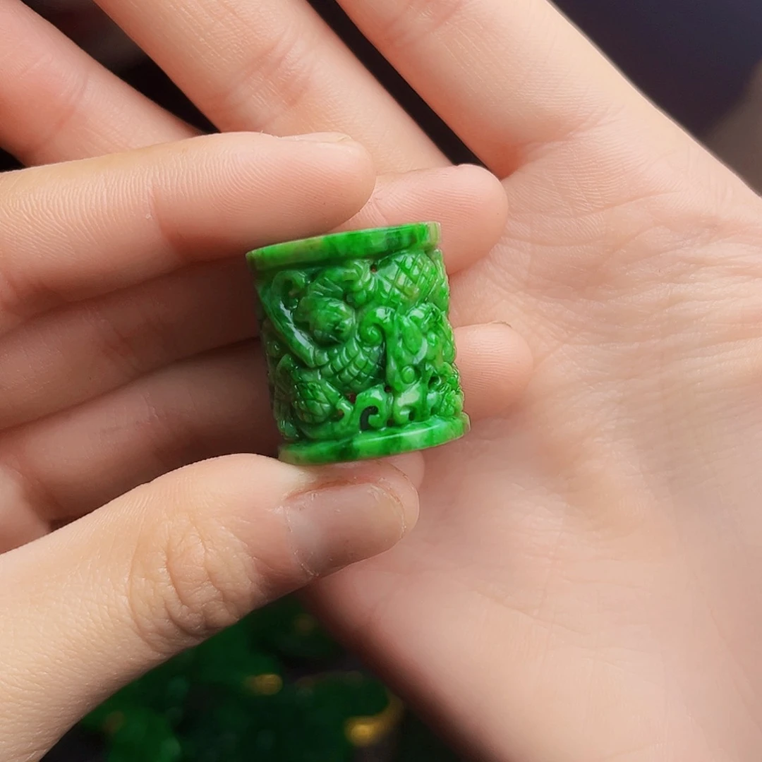 颈饰未镶嵌翡翠多样性