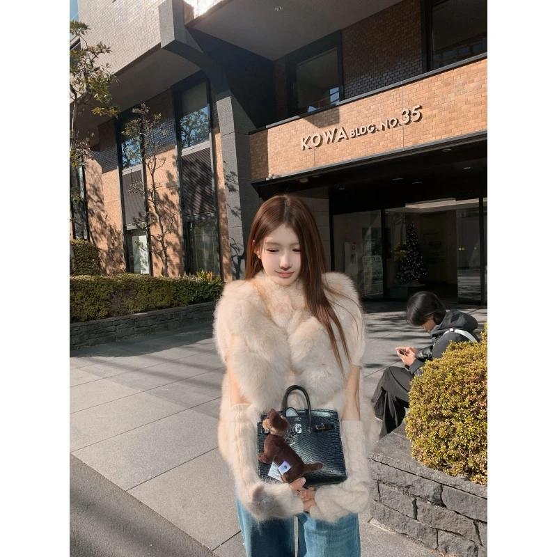 秋冬季新款法式设计感圆领短袖打底衫名媛高级感时尚保暖马甲外套