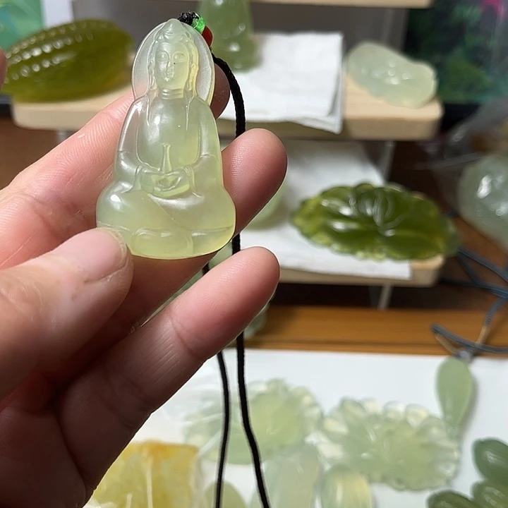 蛇纹石玉未镶嵌挂件
