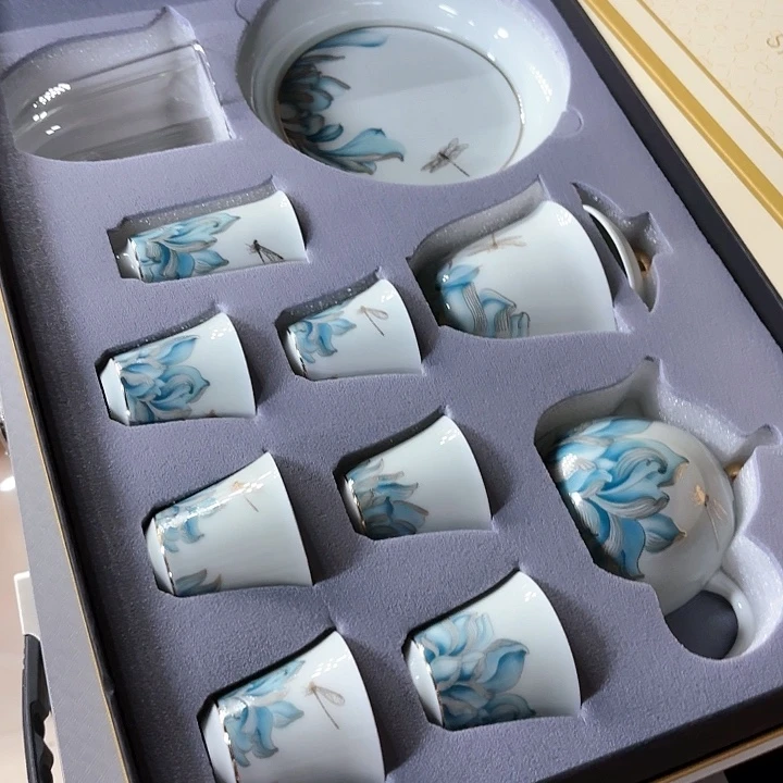 孤品茶具套装等。