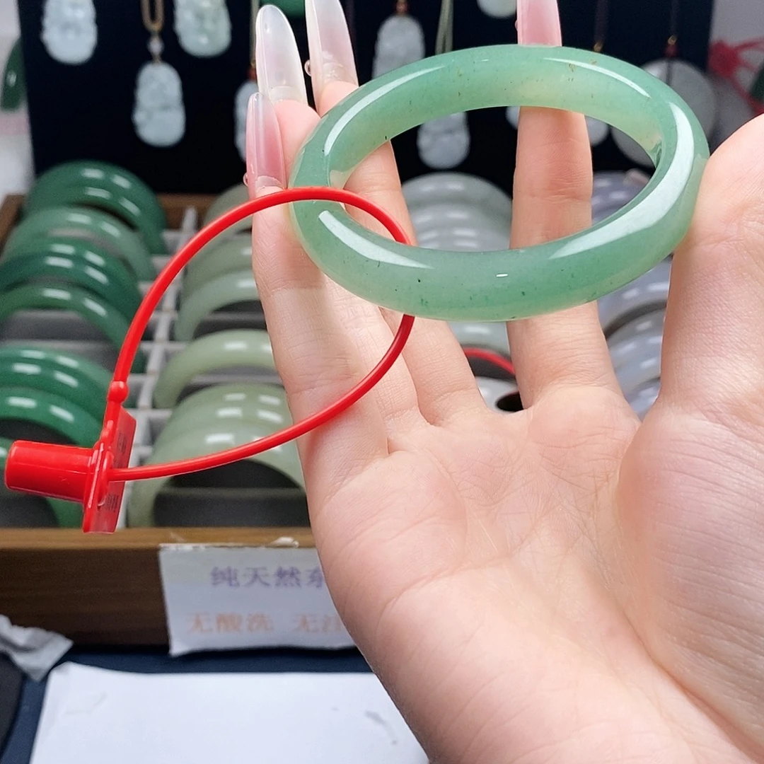 东陵石未镶嵌手镯