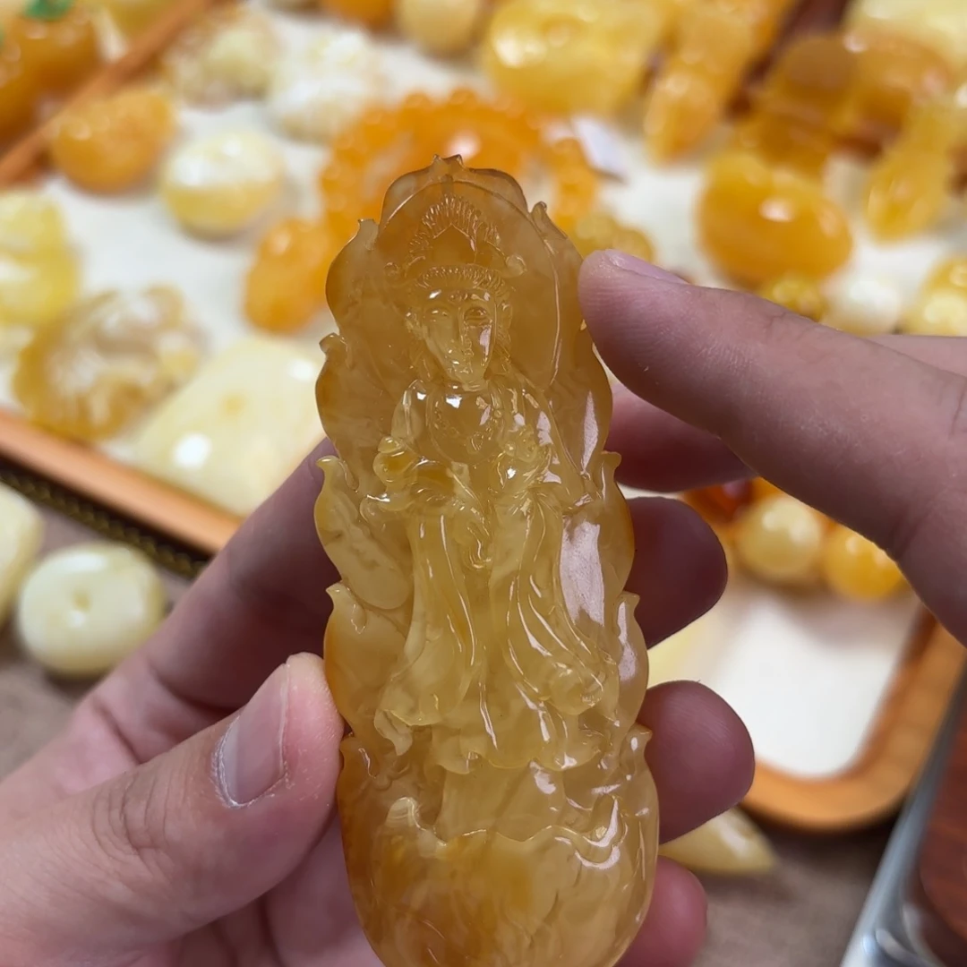 蜜蜡未镶嵌裸石观音