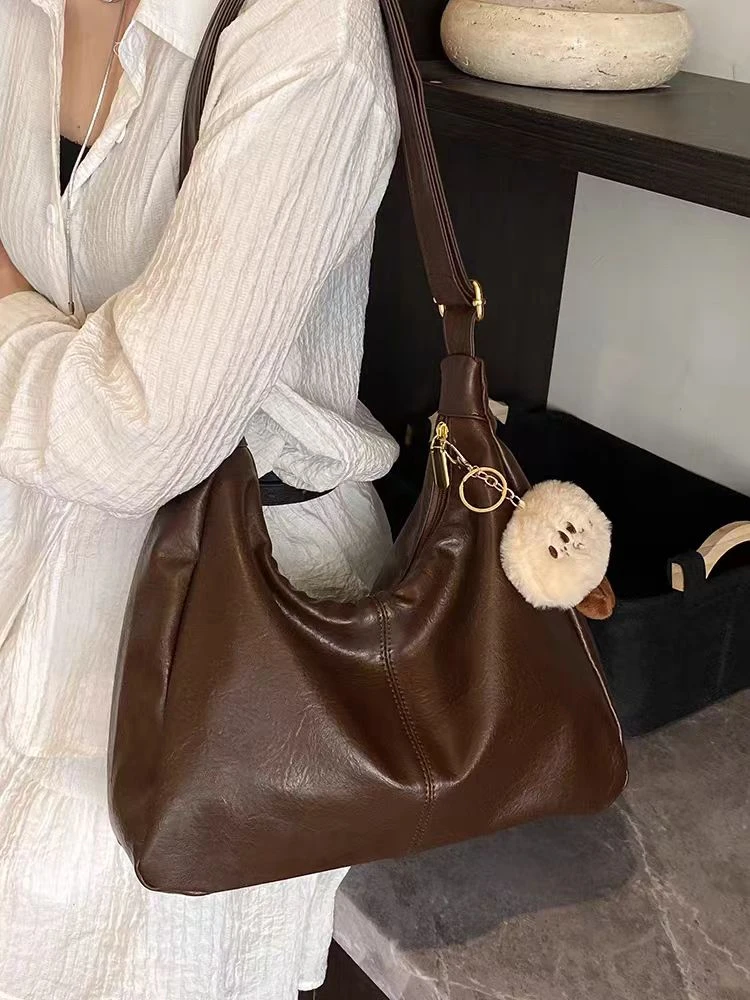 【带挂件】秋冬韩版简约百搭上课上班通勤单肩斜跨大容量软皮托特包