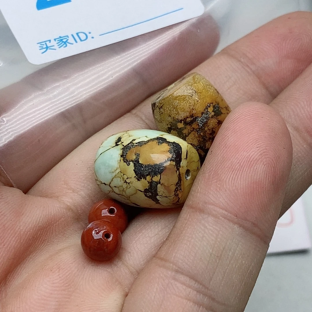 锜***爹未镶嵌南红玛瑙珠宝奇石