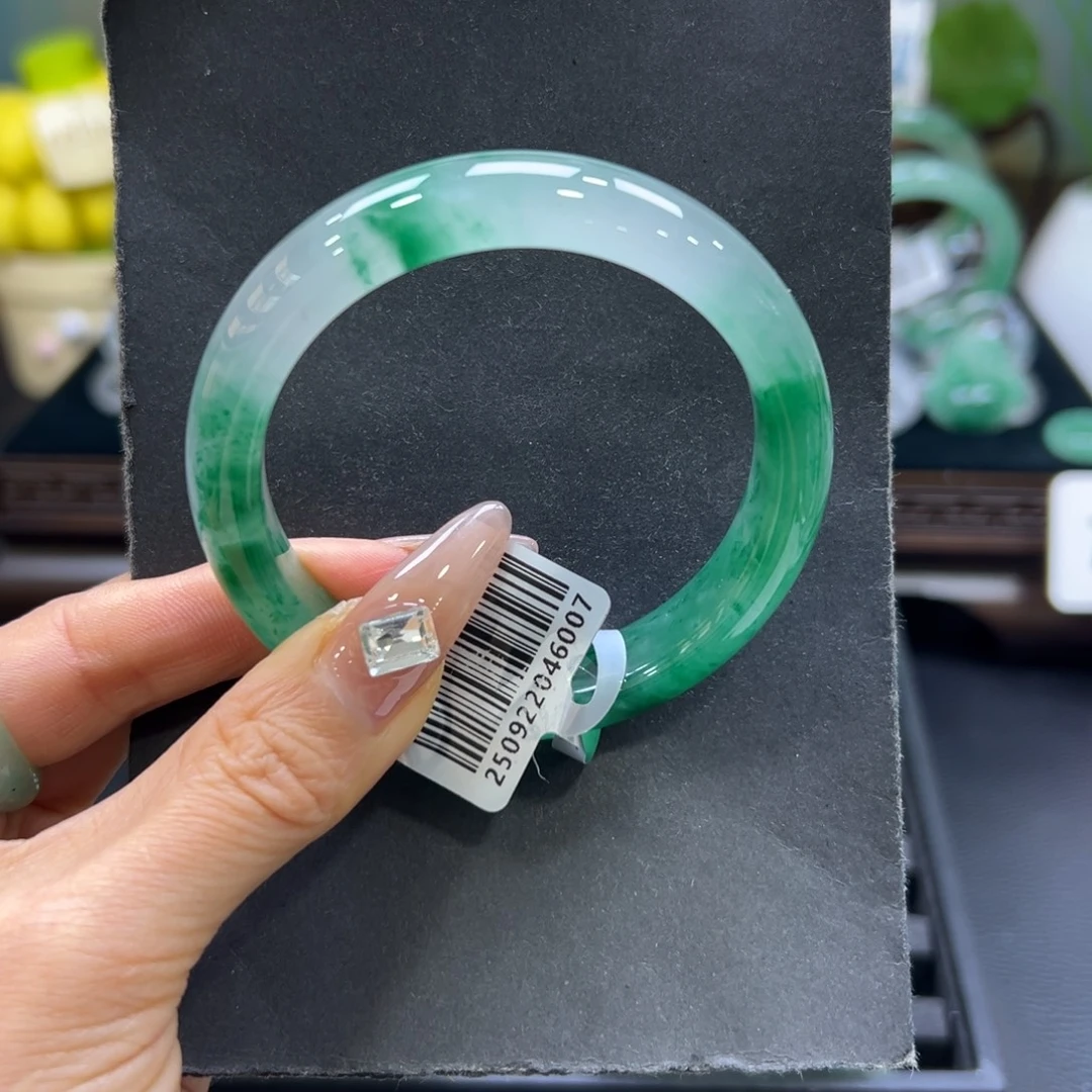 石英质玉（非洲翠）未镶嵌手镯55-56