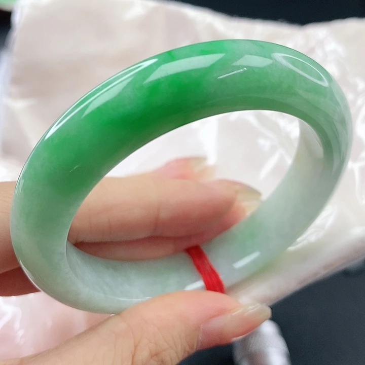 未镶嵌手镯翡翠，780