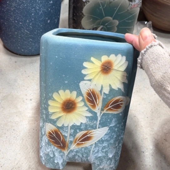 罐默认微瑕，有孔编号13-114