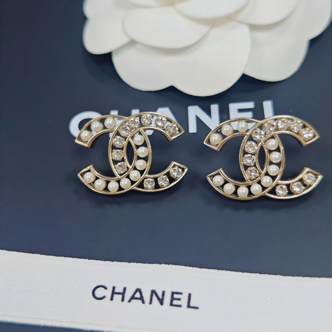 99新 Chanel/香奈儿 耳钉气质大号珍珠经典金色镂空带钻百搭