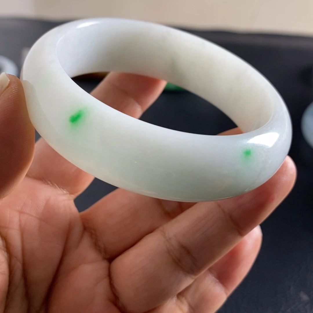 翡翠未镶嵌手镯天然翡翠手镯