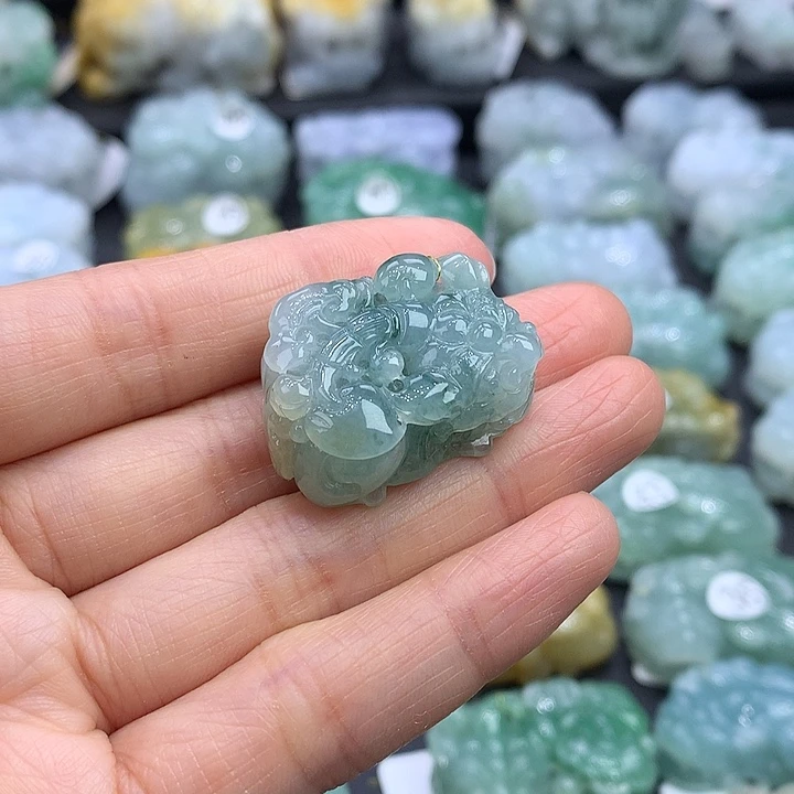 翡翠未镶嵌颈饰天然缅甸A货翡翠貔貅吊坠