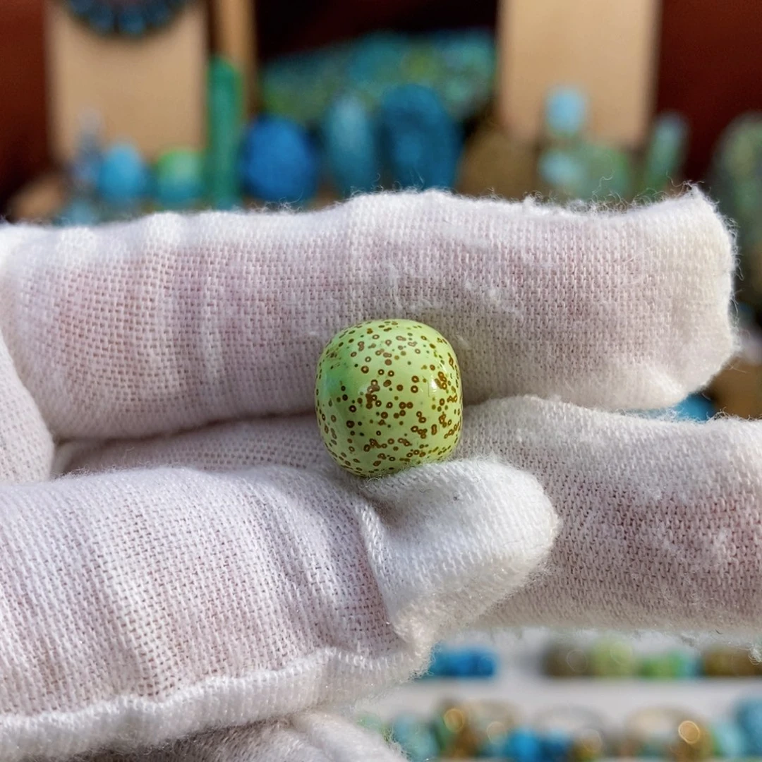 定制绿松石菜籽黄雨点松