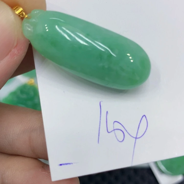 颈饰18K金镶嵌翡翠翡翠